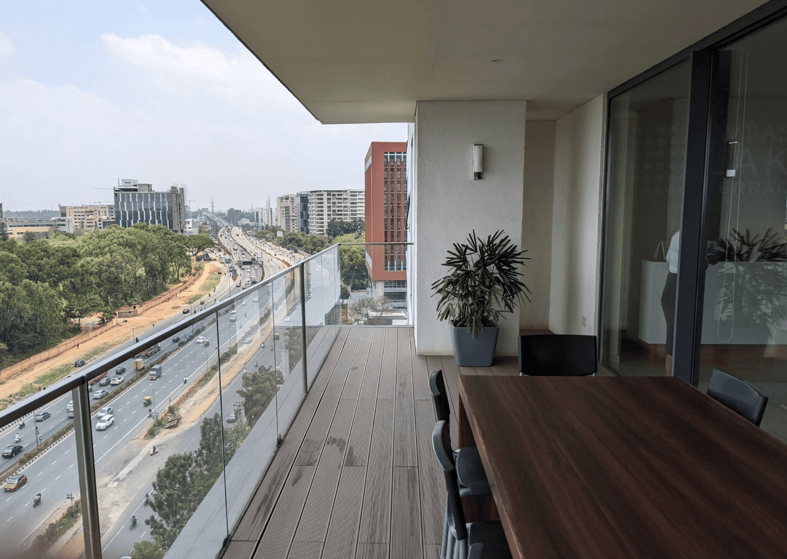 Embassy Lake Terraces photo 7